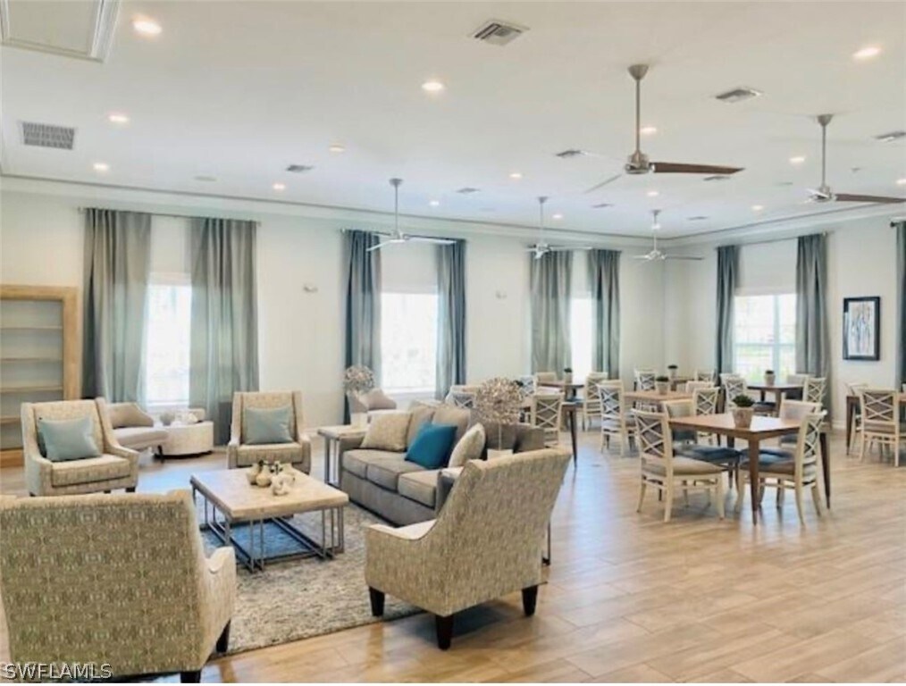 Foto principal - 16790 Seasons Coast Dr