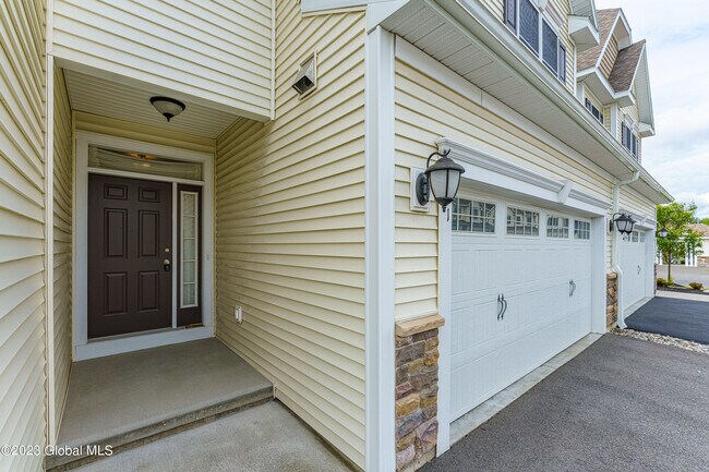 Building Photo - 11 Andriana Ln