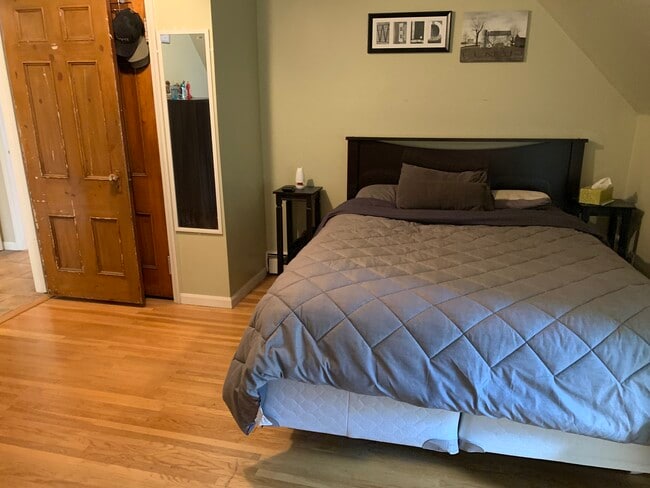 Bedroom 1 - 92 Argyle St