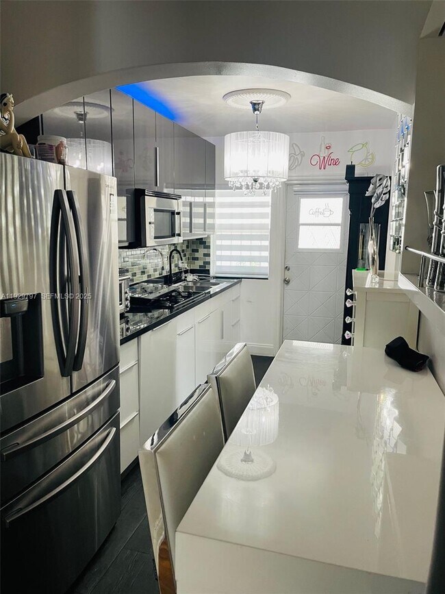 Foto del edificio - 1027 Euclid Ave