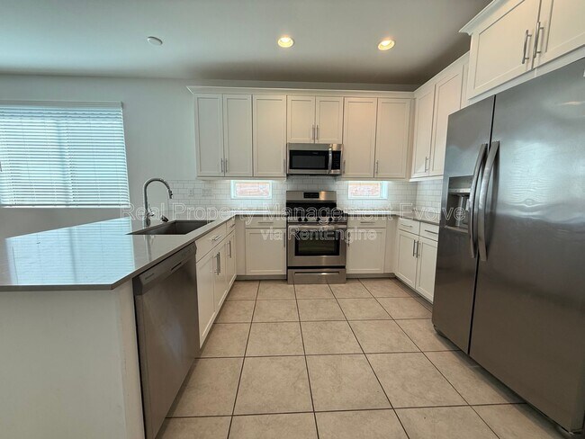 Foto del edificio - 6324 W Warner St