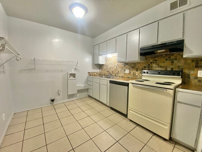 Foto del edificio - 4613 Belton Ave