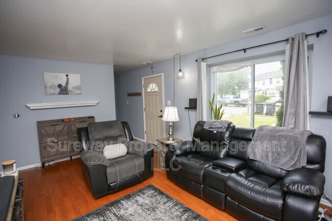 Foto del edificio - 146 Shoreline Dr