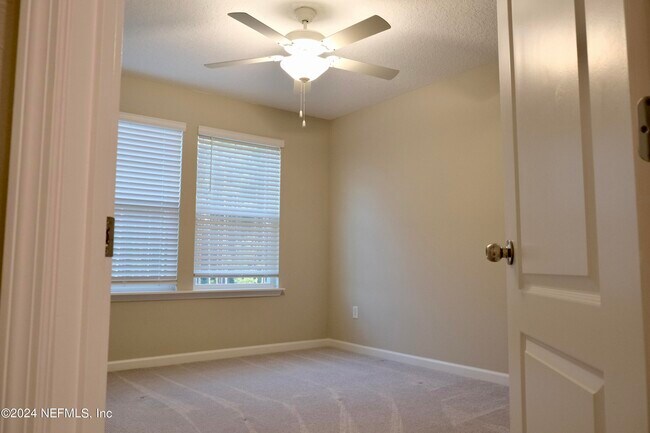 Building Photo - 10292 Benson Lake Dr