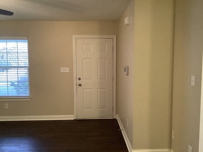 Building Photo - 681 Bridgebend Run