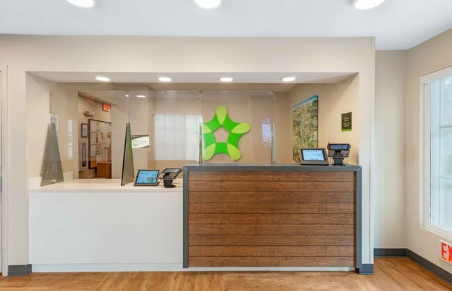 Foto del edificio - Furnished Studio-Miami - Airport - Blue Lagoon