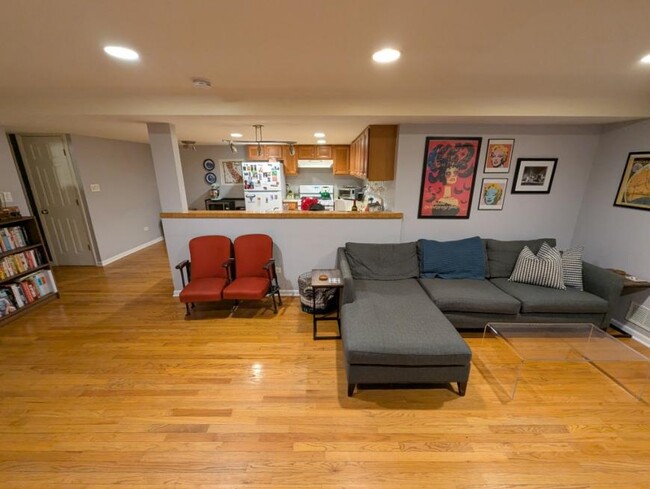 Foto del edificio - 2 bedroom in CHICAGO IL 60660
