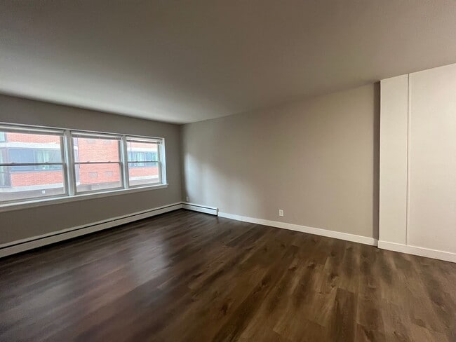 Interior Photo - 1560 N. Prospect Ave.