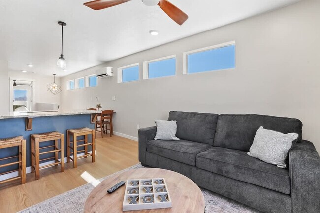 Building Photo - 304 Cliff Swallow Ave