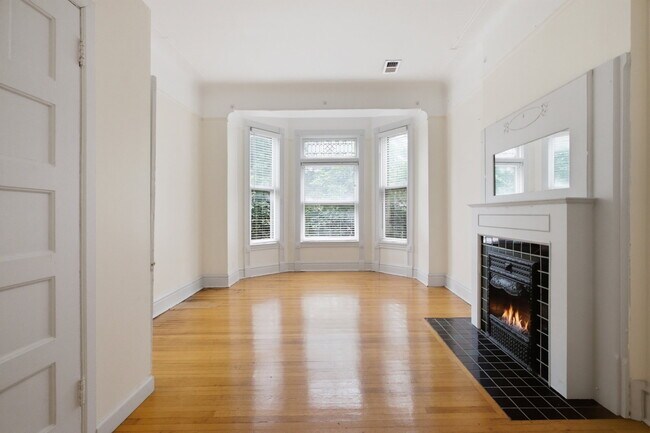 Foto del edificio - 2522 N Burling St