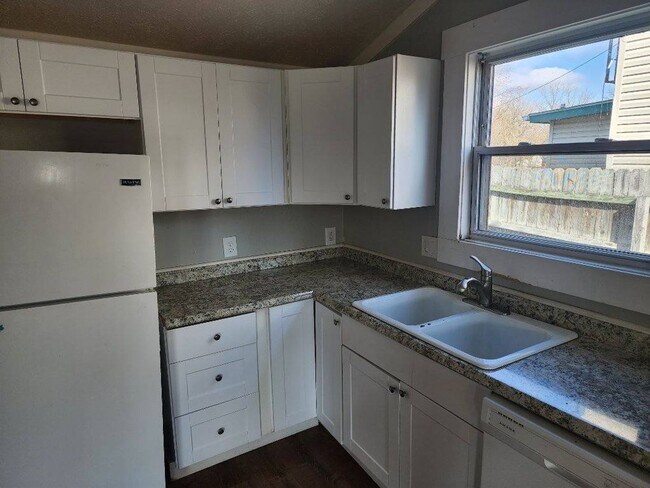 Foto del edificio - 3 Bedroom House for Rent