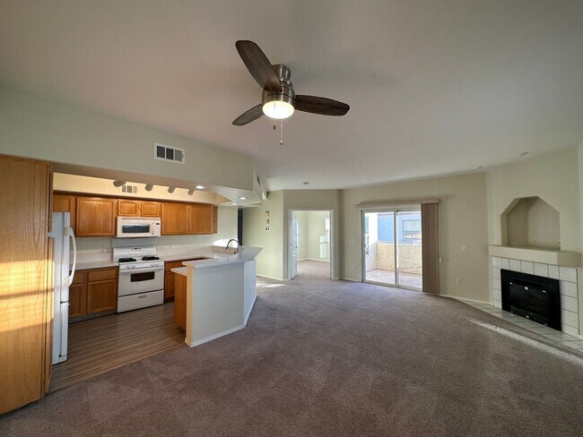 Building Photo - Mariposa Condo