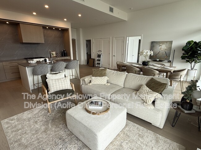 Building Photo - 3389 Lakeshore Rd