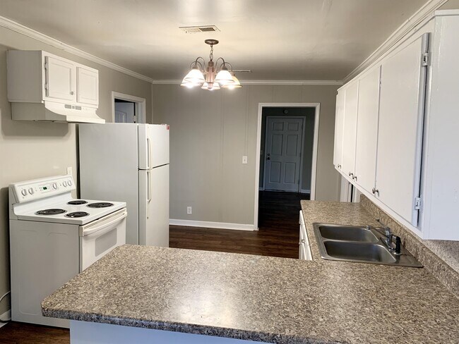 Building Photo - 203 Hammett St Ext