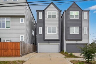 Building Photo - 1406 Mansfield St