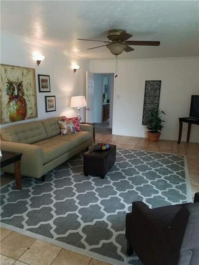 Foto del edificio - Remodeled 3BR Home in Indian Lakes - Granite Counter Tops and Stainless Steel Appliances