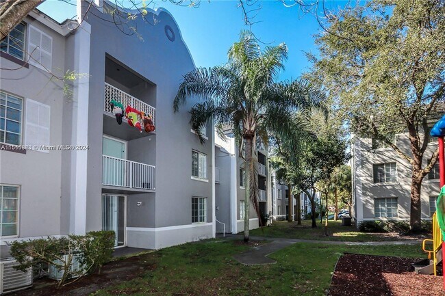 Foto del edificio - 11133 SW 8th St