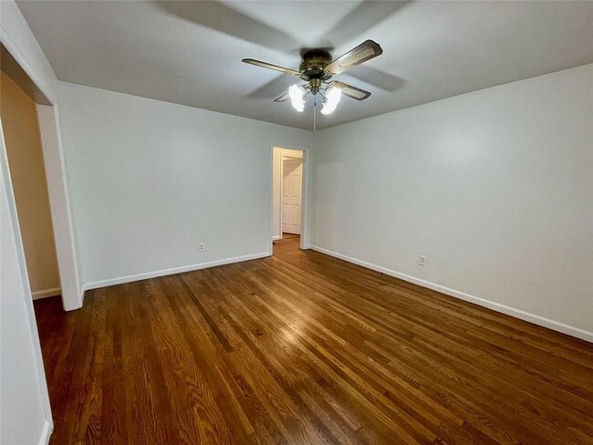 Building Photo - 6328 Oakview Ln