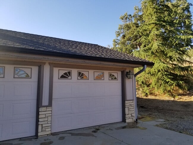 Building Photo - Coming Soon-Spacious & Modern 5-Bedroom Re...