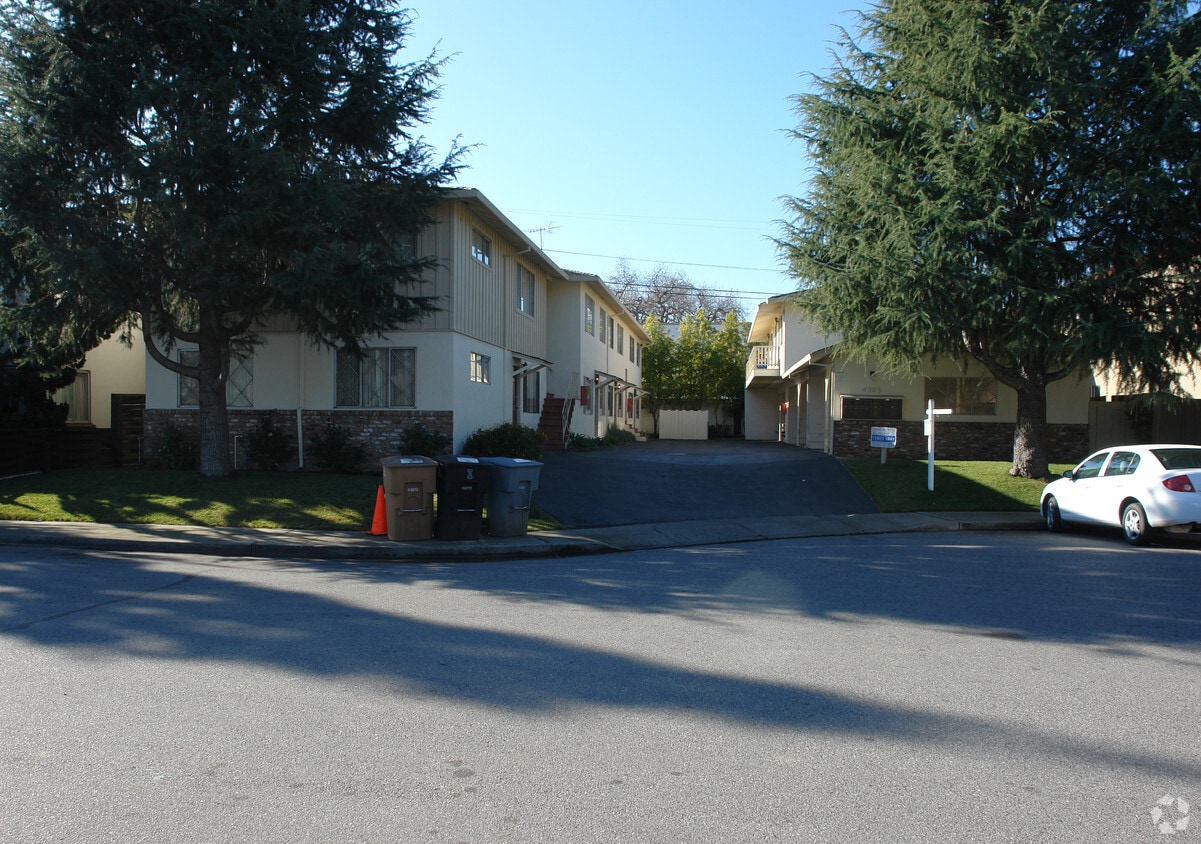Primary Photo - Collins Casa Apartments