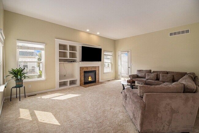 Building Photo - 1304 N Bay Dr