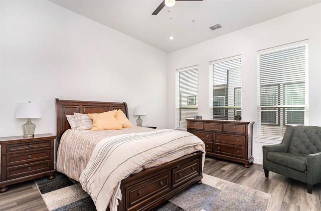 Foto del edificio - 2239 Lovedale Ave