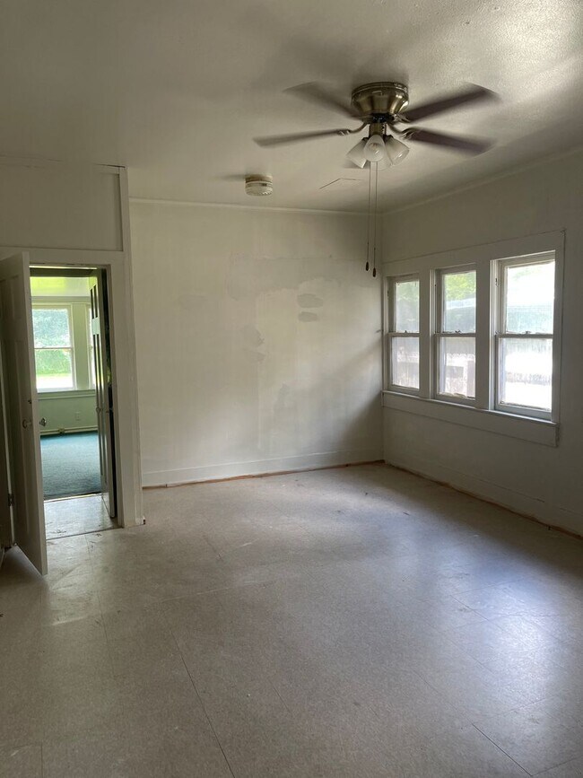 Foto del edificio - 3 Bedroom, 2 Bathroom Home for Rent