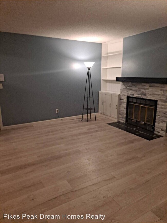 Foto del edificio - 2 br, 1 bath House - 6474 McNichols Court #3