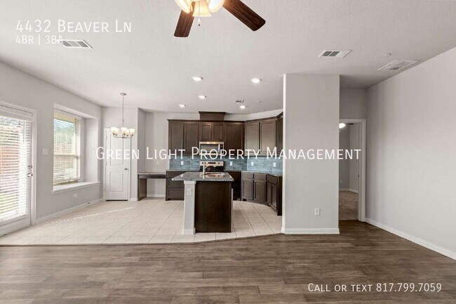 Foto del edificio - 4432 Beaver Ln