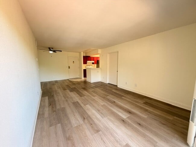 Building Photo - Spacious 2 Bedroom 2 Bathroom Condo with Large Balcony in Mission Valley