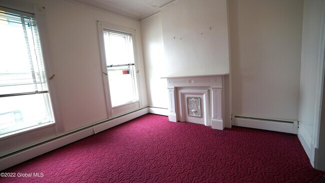 Building Photo - 496 4th St