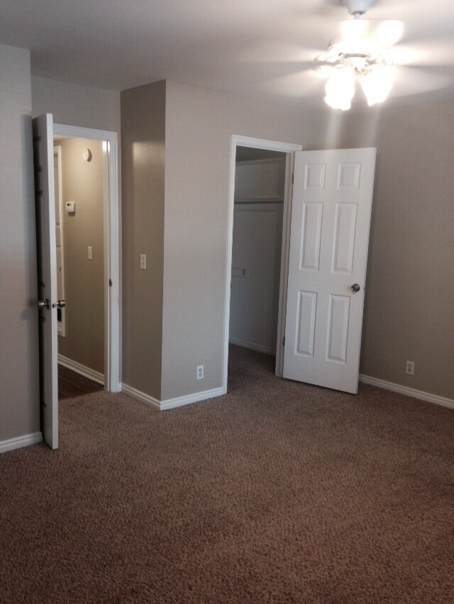 Foto del edificio - 953 Springcrest Ct