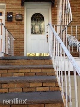 Building Photo - 3 br, 1.5 bath Apartment - 621 Park Ave # B2