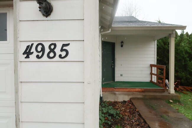 Foto del edificio - Fontana Duplexes