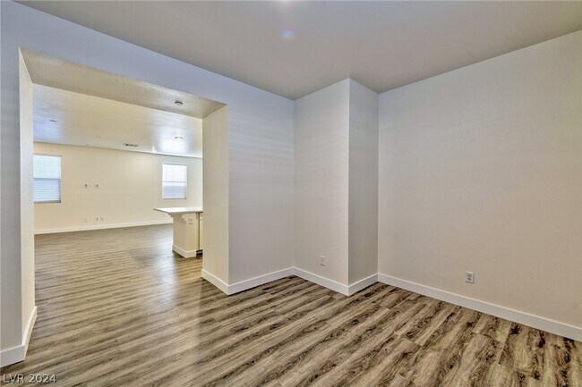 Building Photo - 3182 Casalotti Ave