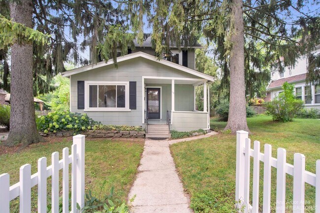 Building Photo - 113 Fairview Dr