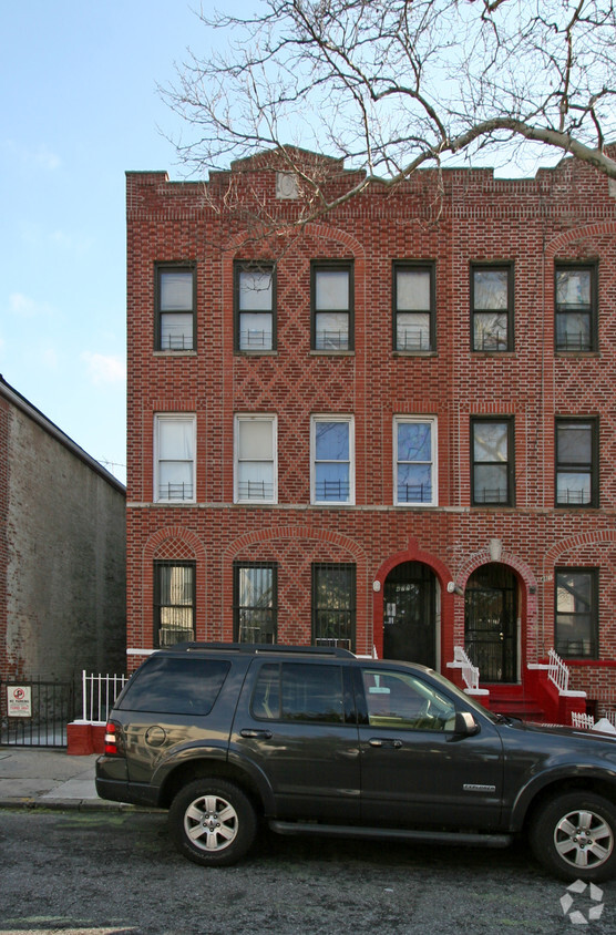 Primary Photo - 477 E 52nd St