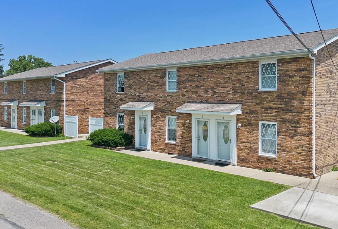 Primary Photo - 205/207 2nd Street E