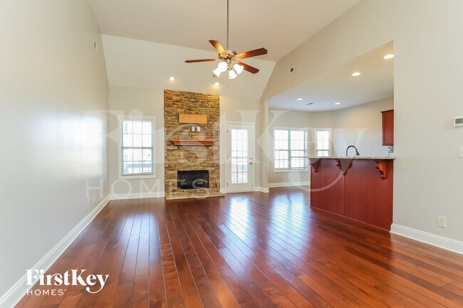 Foto del edificio - 3724 Windhaven Ct