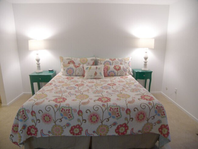 Foto del edificio - 3 Bedroom - Central Incline!