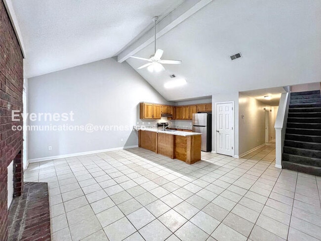 Foto del edificio - 375 Blair Dr W