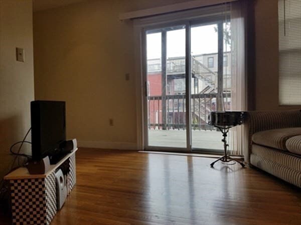 Foto del edificio - 115 Trenton St