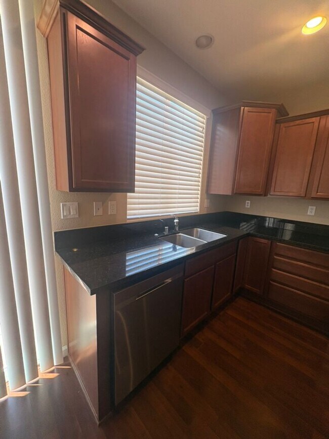 Building Photo - 4 bedroom 3 bath stunner in Sparks