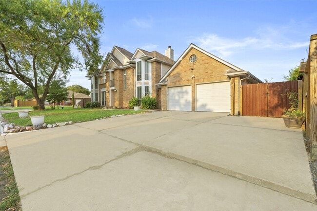 Foto del edificio - 13051 Meadowline Dr