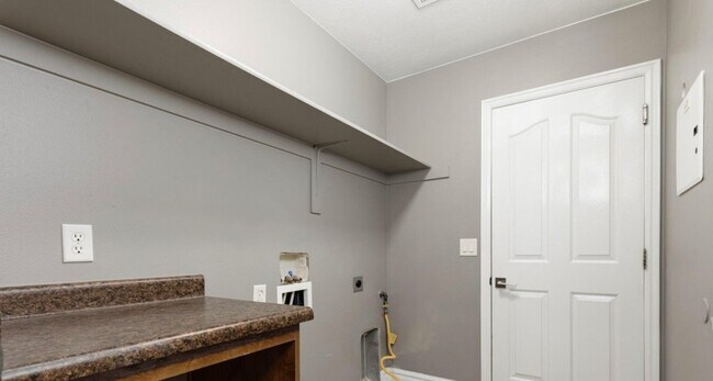 Building Photo - 357 W 225 S