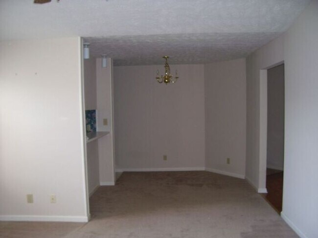 Foto del edificio - 275 Waterdown Dr