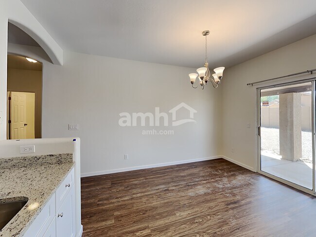 Foto del edificio - 15355 W Port Au Prince Ln