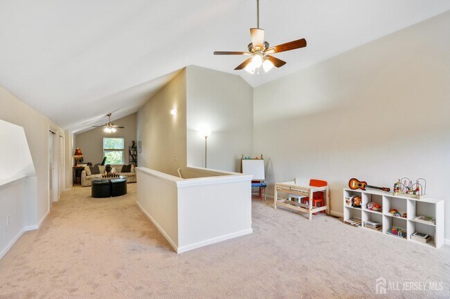 Foto del edificio - 28 Kensington Dr