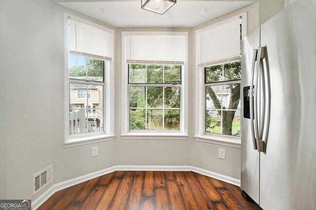 Foto del edificio - 5045 Laurel Springs Way SE