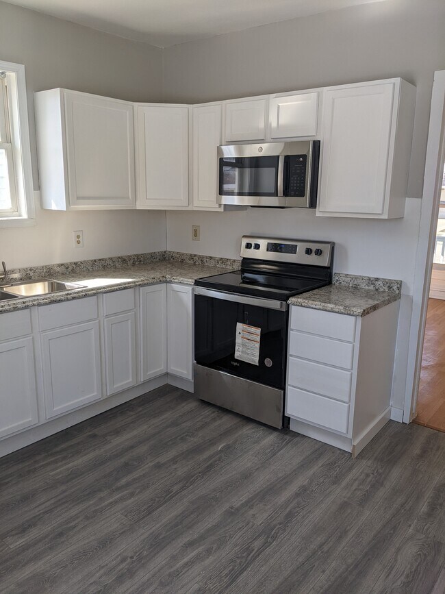 Cocina 2 - 224 N Palm St